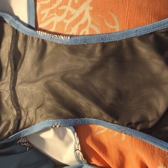 Nettle's Tale swim skirt | Blue Floral | 4X - Picture 12 of 13